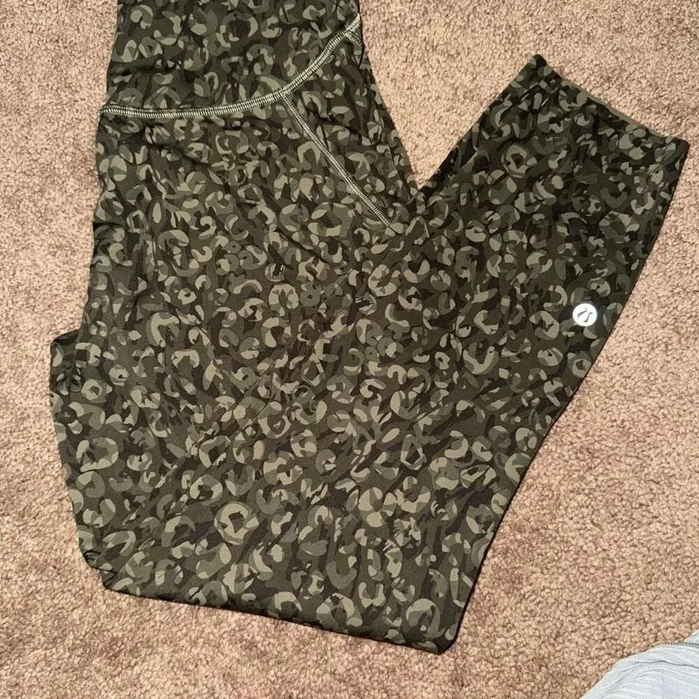 Lululemon Women's Green Leggings